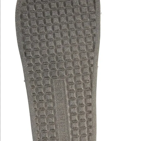 Michael Kors Gilmore slides ladies sz 10 *nwt
LOWSTART - Picture 11 of 12